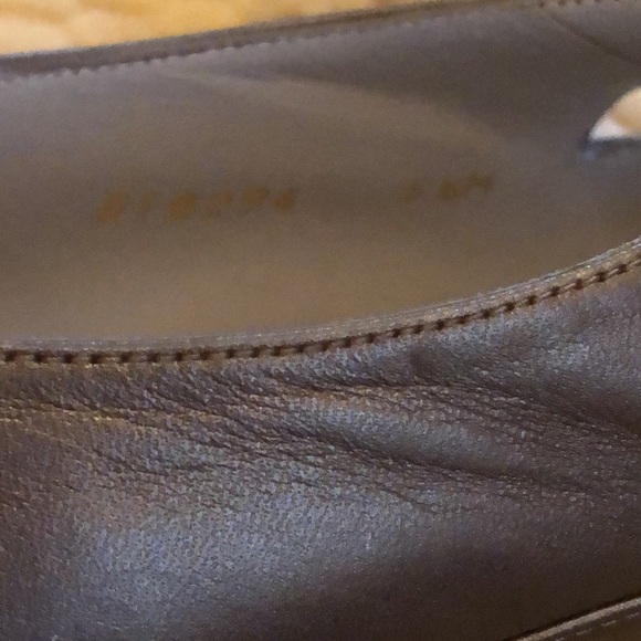 🤎Delman Bronzy gray structured pumps with sculpted heels, butterfly detail/tie - Picture 9 of 9